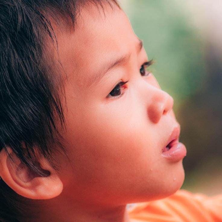 Jordan Reed, Client Relations Director, discussing corporate gifting strategy with business clients