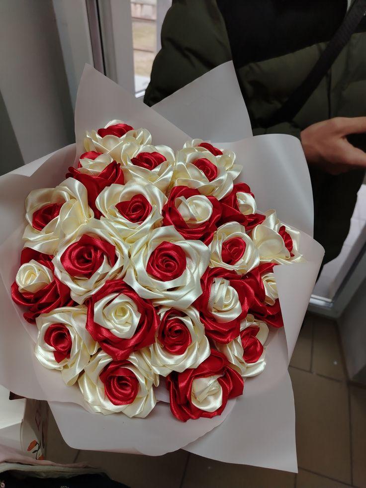 Corporate meeting room with carefully timed floral arrangements that maintain elegance throughout business hours